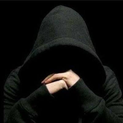 إنِّي لَفي غُربةٍ مُذ غِبتَ يا سَكَني
وإن ظَللتُ أُرَى في الأهلِ والوطنِ.