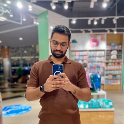 pavithran_ijus's profile picture. "அடையாளம் தான் துறப்போம் எல்லா தேசத்திலும் போய் வசிப்போம்"