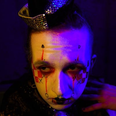 🕷24🕷️18+ MDNI//NSFW//they/them——pansexual:::NB:::sadomasochist::monster/clown lover—-dms open. let’s create soemthin immaculate