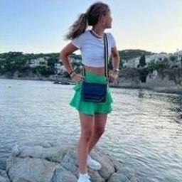 Fawvar297146's profile picture. 