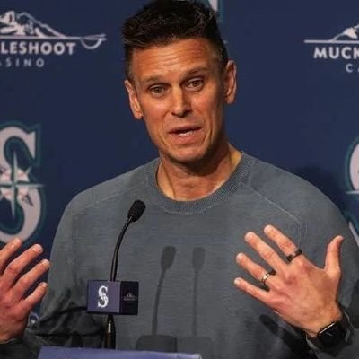 Hiking, basketball, baseball, football, beer Drinking, and live music. I like to fuck with sensitive liberals. Mariners, Seahawks, Sonics, Huskies, and Kraken