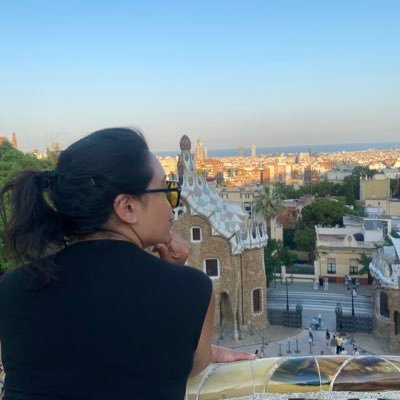 Pensamientos y confesiones de una ansiosa 🤯🥺 Fiel creyente que dormir me reinicia 😴 Amante de las galletas 🍪 y la cumbia 💃🏻