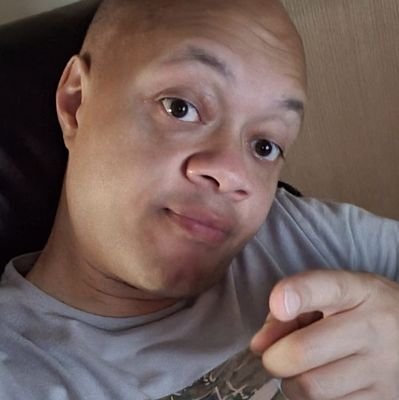 DennisL35640907's profile picture. 