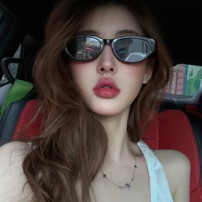 I am from Hong Kong now living in London I like sincere friends. Talk to each other about some life as well as work. My hobby is investing. Traveling. Reading.