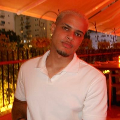 aarongiveafuck's profile picture. Fuck the girls