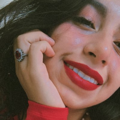 ImAdiie's profile picture. Comunicóloga, coldplayer, marketera, productora en crecimiento, tributo, pridefan, potterhead, gamer, Gotlover, house Stark, ecologista, romántica y más...