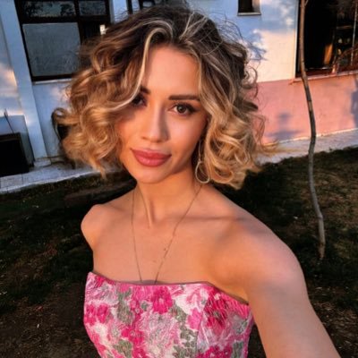 Senior Software Developer🦦 at #everywhere. Live in Ankara, originally from #BeverlyHills. I'm a self-taught software developer. You'll find here:🎁