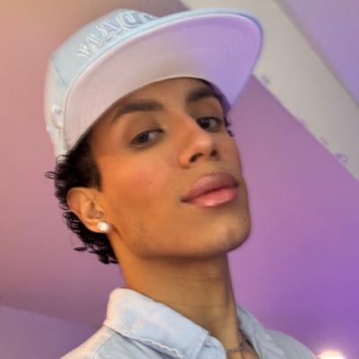 Peter 🩷 | 24 ☁️ | He/Him | @TotallyDoll | @voodysfriends 🌸 Boss & CEO | 175K on TikTok | I play & make Roblox games! ✨ | Socials below 🎀