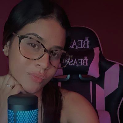 Partnered with @IFGamingOrg 🔴 | Gamer mom 🎮 | @Twitch Affiliate | Catch me live daily on https://t.co/EWMpM63DF8 / TikTok : @iimnath1 | @Giuzppe❤️
