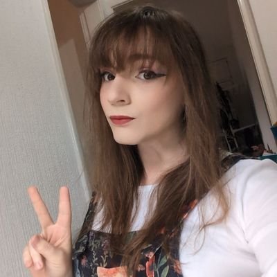 Just a silly lil goober who takes pictures of their face :3 |
All my links ;3
https://t.co/HPqcdnUcoQ |