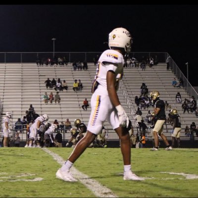 2027 5’11 WR/DB 165, 4.48-40, squat 400, power clean 235, 225 bench. amontate63@gmail.com 4782089147