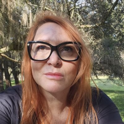 ADRISCABELLO's profile picture. É mais fácil romper um átomo que um preconceito Albert Einstein