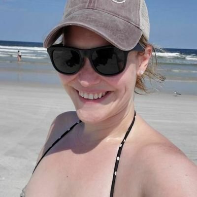 hilda_joyc46812's profile picture. Sunshine in a smile, love in my heart ❤ 
Sassy, sweet and searching for my forever love 😉  🇩🇪  🇺🇸 🇬🇧  🇫🇷