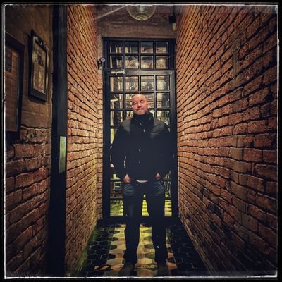Aquí hablando de política y religión principalmente, y con ideas mías que no representan a las personas o instituciones para las que trabajo.