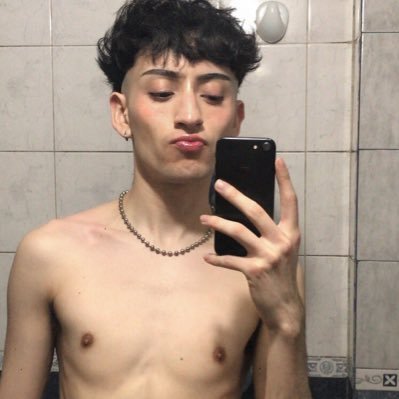 Twink boy ✨ from Argentina 🇦🇷 go enjoy my vip content on my OF acc👇🏼👇🏼👇🏼