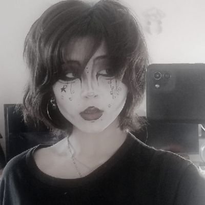 #goth #losredondos #thecure #scarybitches #goth #bauhaus #thebeatles #rocknacional #nana #indiosolari #oktubre #riff