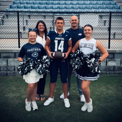Believer, husband to Haley, father of three (Jase, Ava, Emilee), and Head Football Coach of the Portal Panthers. #GoPanthers Galatians 6:9