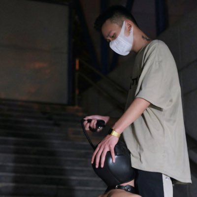#阿野_Aye #Aye_9904
夫夫丨26.175.60.05丨喜多丨On prep丨有事说事，直接发照丨合适都🉑丨喜欢会玩的☺️