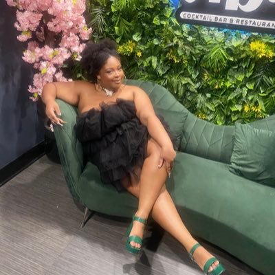 kokomarie1221's profile picture. BSW completed 👾. . @Kolour_me_Kourt on Instagram 25☺️