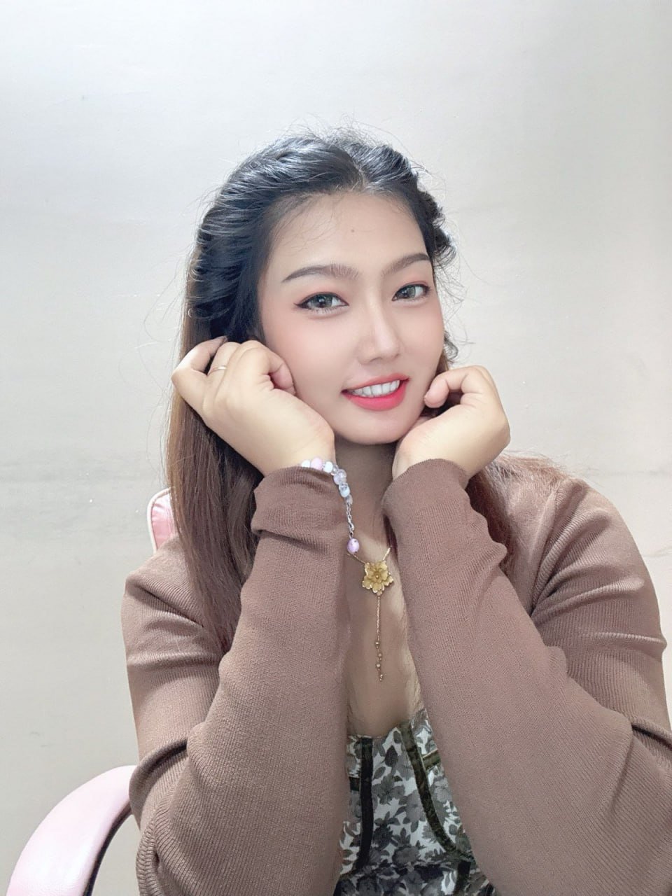 ShoyshirvvPnP's profile picture. Girls who love to laugh will never have bad luck. I also hope to meet my prince charming.