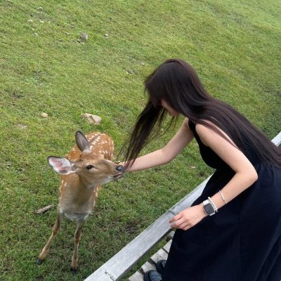 Esme65420's profile picture. Always packing ✈️ | Always snacking 🍩 | Always sweating 🏃‍♀️ | Always reading 📖