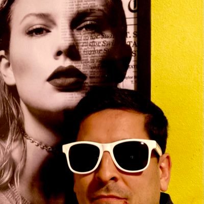 What's up? I'm Daniel, I'm a dreamy guy, who enjoys poetry and songs that mess with our spirit, and yes, I'm a big fan of Taylor Swift, and Ariana! 🩷🌸