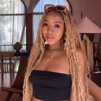 ramblings of a beautiful girl. watch my latest YT, link in bio 🫶🏽🤭