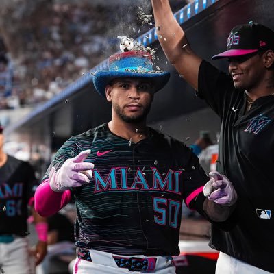 TheDailyGus's profile picture. Natural born Florida boy 🌴.     #MarlinsBeisbol #TimeToHunt #PhinsUp