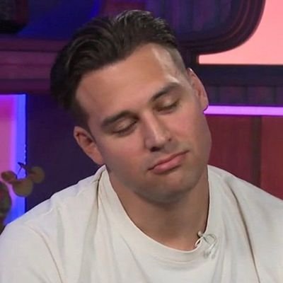 auronbxe's profile picture. sad hoe and eddie's girl