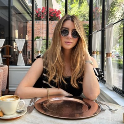 mariannaripa's profile picture. 333 🕊️