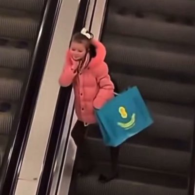 Purplerayneee's profile picture. 