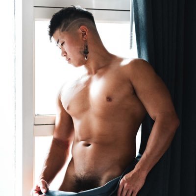 Iām Japanese gay and deaf.I love muscleman. I want to be active in the world as a deaf. I want to show my deaf in porn so that the world can understand deaf.