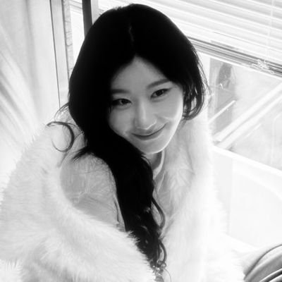 Menhujam's profile picture. Tuan, Nyonya, sudahkah penampilanku cukup menggoda selera makan anda?