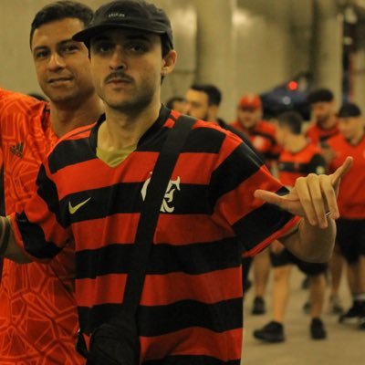 A vida me fez Flamengo, e eu fiz do Flamengo a minha vida 🏴🚩
1895