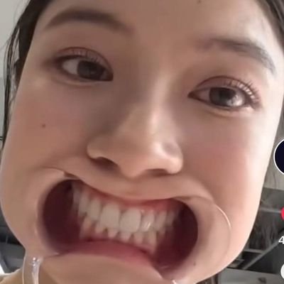 when life gets chaotic, so does to cheska. • revebloom • 22, bisexual
