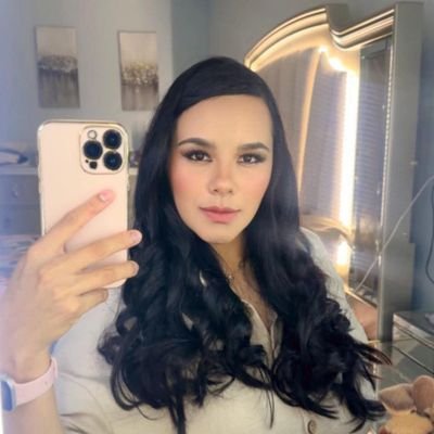 Lunaflrz's profile picture. 