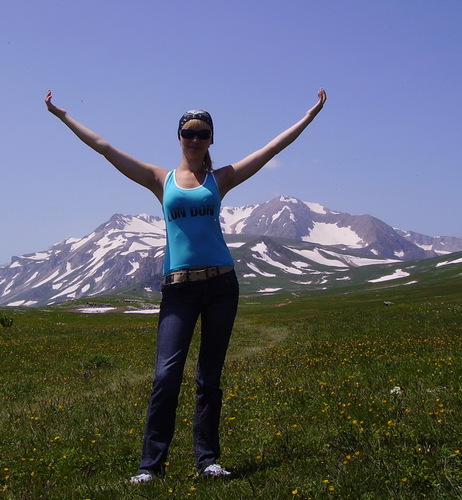 Ekaterinakonop's profile picture. Мы можем провести вас туда, куда не поднимают подъемники, и показать то, что не увидеть человеку, который боится трудностей! Вперед к перевалам и вершинам!