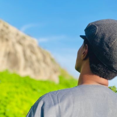 AbusKhalifa's profile picture. Biggest Arsenal fan instagram: abus_jnr. love everything about @Arsenal, 🐐 Ozil, We Are The Arsenal  🔴