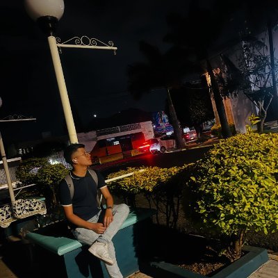 HurleyHoot_h7's profile picture. "Un arquitecto es un dibujante de sueños."