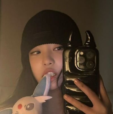 ennhypeniki's profile picture. 