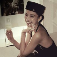 Naura (@bugenvsil) 's Twitter Profile