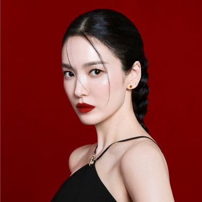 💫Afra Saraçoğlu 💫 Song Hye-kyo 🧧🍡
Kelly Piquet e Max Verstappen 🏁