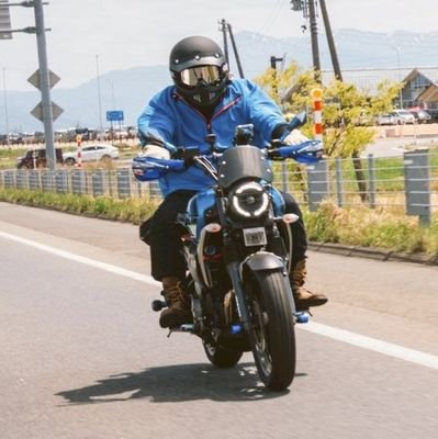 24年振りにバイクに乗りました🏍️💨💨💨 2022年4月22日納車 YAMAHA(INDIA)FZ-X150
基本ボッチで走ってます笑
よろしくですd(^ー^)b
※バイク知識は乏しいです🫠