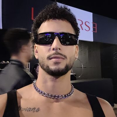Produtor de eventos | DJ & Internacionalista - Entusiasmado e corriqueiramente controverso.