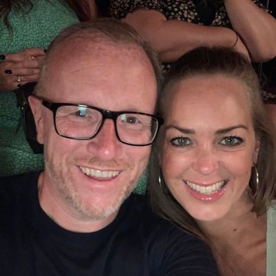 South Londoner. Proud dad and madly in love with my beautiful wife Jackie. Disillusioned Tottenham man. Hoddle. Loves a drop of Pie and Mash 🏴🇮🇪