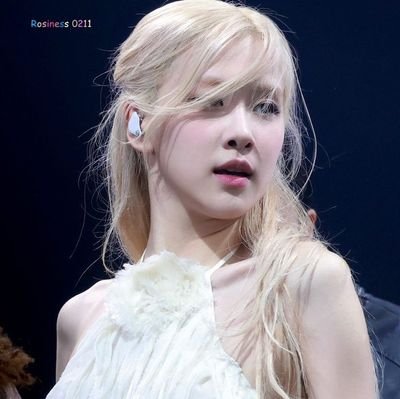 nabilanabilaa21's profile picture. ROSÈ🐿BLACKPINK
ELLA🦋MEOVV