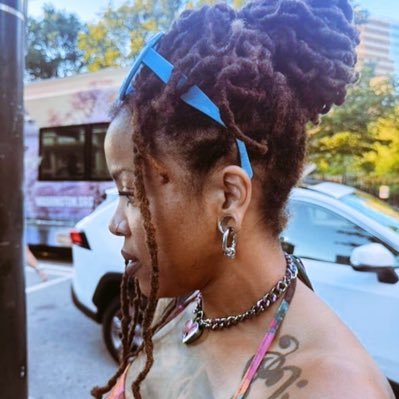 intersectional womanist. faithful servant. witchy nerdy pet sub thing. @JTfrom901’s lil songbird 🖤🐾⛓️ NSFW 21+ 🏳️🌈🇵🇸🇸🇩🇨🇩