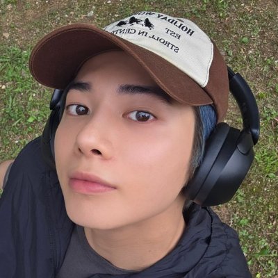 kyeomshuuii_'s profile picture. life goes on, what should i do?
🍀