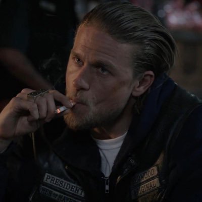 iico00's profile picture. شخص بسيط يرى أن الوضع بديهي جدًا.