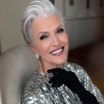 Bestselling International Author of A Woman Makes A Plan📖 Doctor of Dietetics🧑🏻🎓Supermodel😉💃🏻 #ItsGreatToBe76 Manager:+1(631) 816-6378